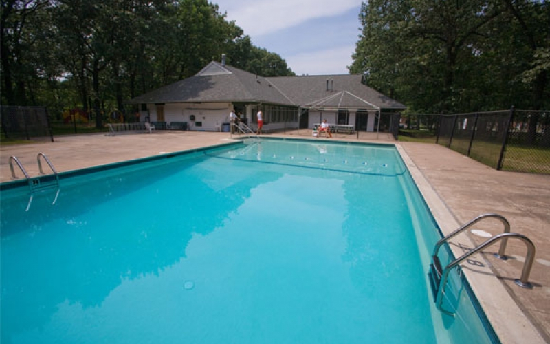 Bay Meadow Apartments pool