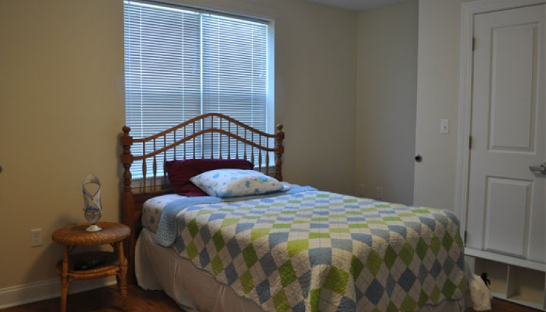 Canal Bluffs bedroom