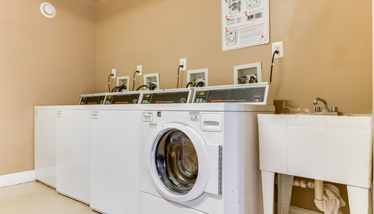Garfield Hills laundry room