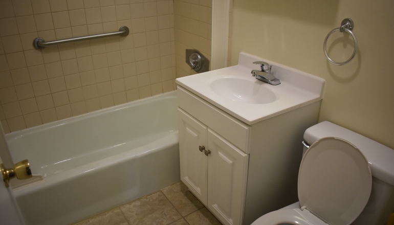 Briston Arms Apartments unit bathroom
