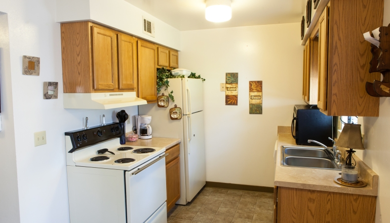 Glenwood Manor unit kitchen
