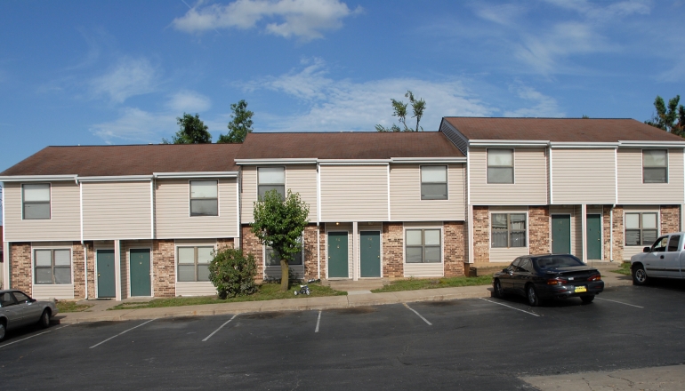 Glenwood Manor townhouse exterior