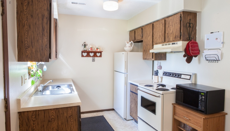 Maplewood Manor unit kitchen